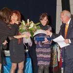 premiazione attrice protagonista Ilaria al momento della consegna del premio